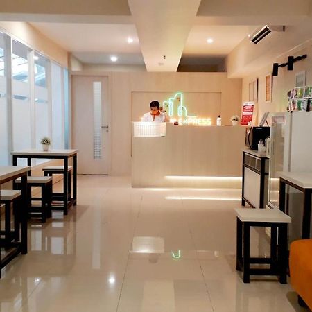 Titanium Express Homtel Hotell Jakarta Eksteriør bilde