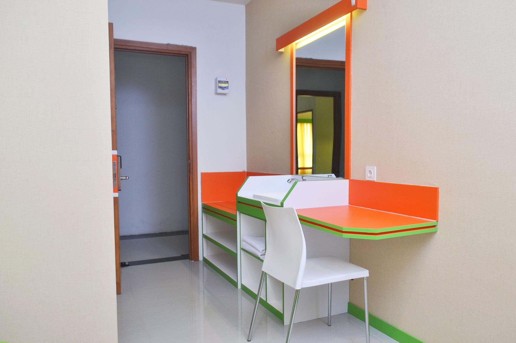 Titanium Express Homtel Hotell Jakarta Eksteriør bilde