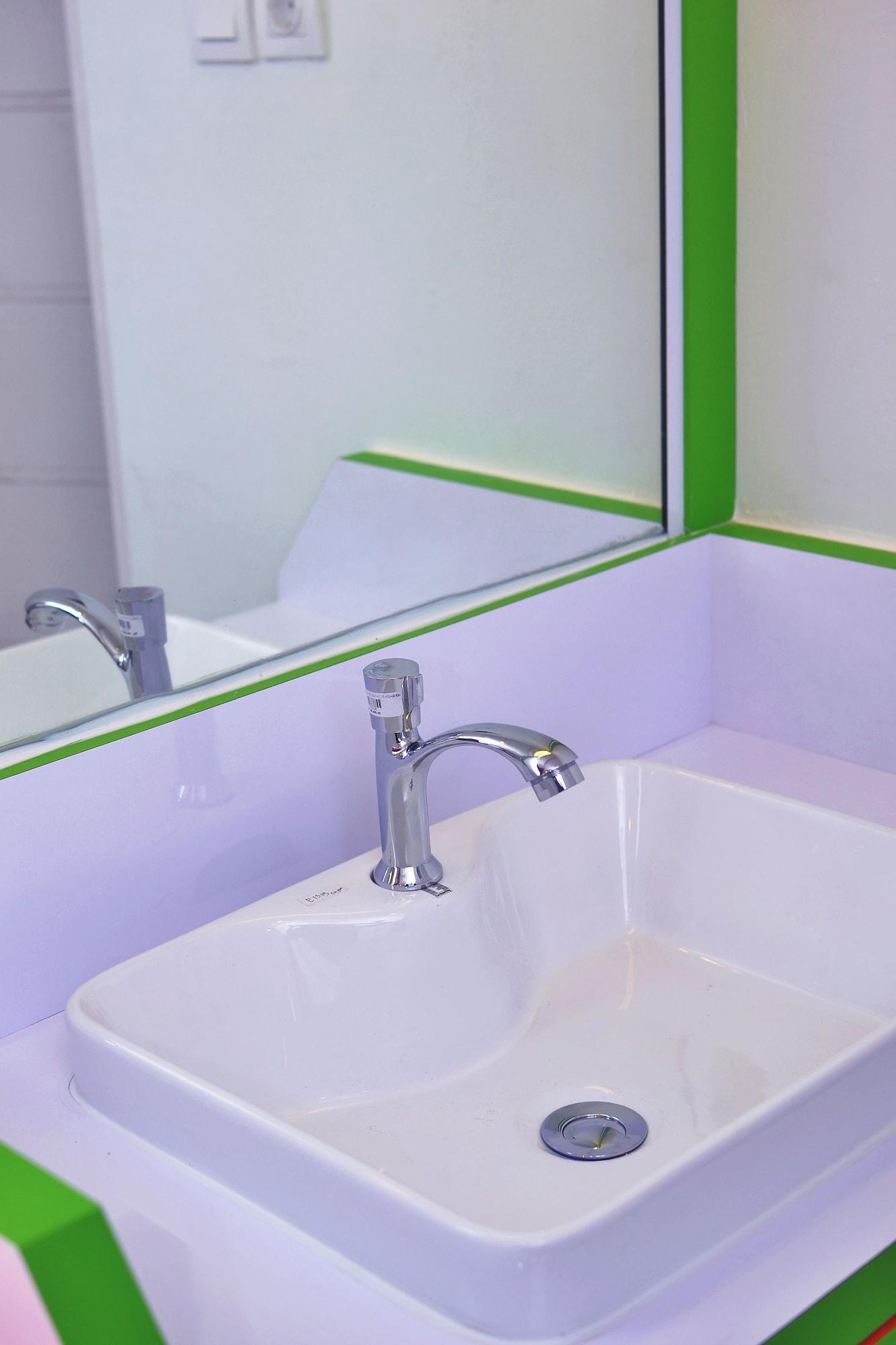 Titanium Express Homtel Hotell Jakarta Eksteriør bilde