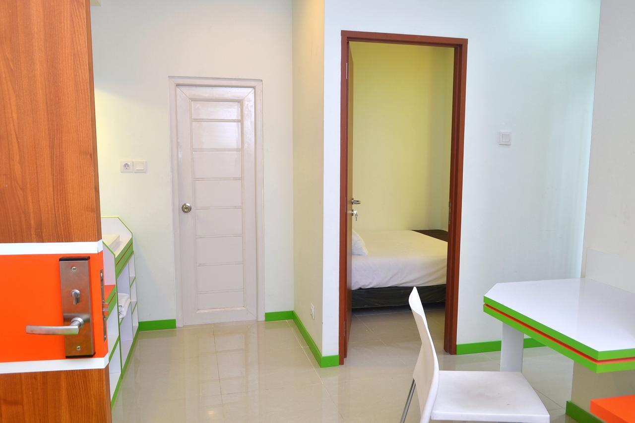 Titanium Express Homtel Hotell Jakarta Eksteriør bilde